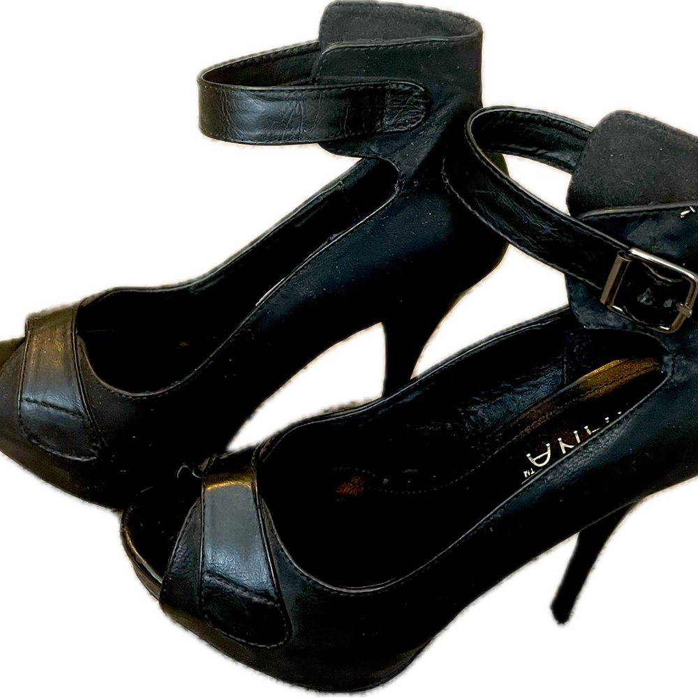 Black 4.5” stiletto size 8.5 Ankle Strap Shoes